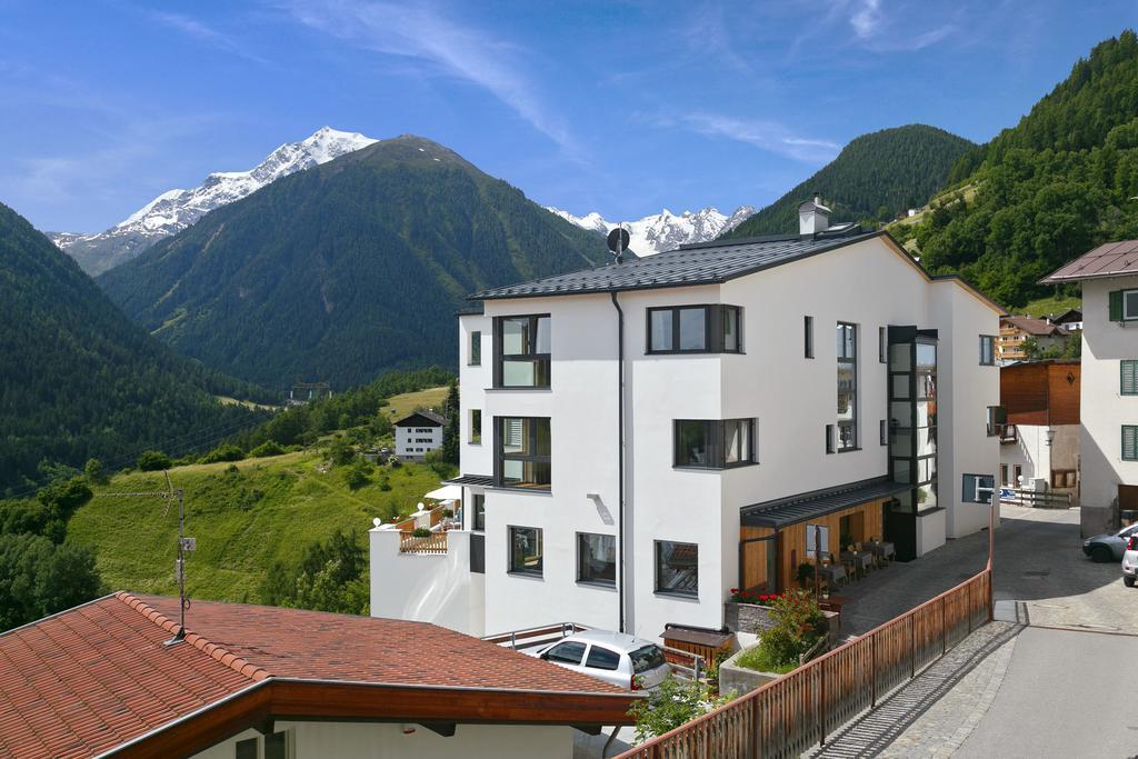 Hotel Sonne Stelvio Exterior photo